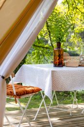 TISCHDECKE wipe-off | Caudata